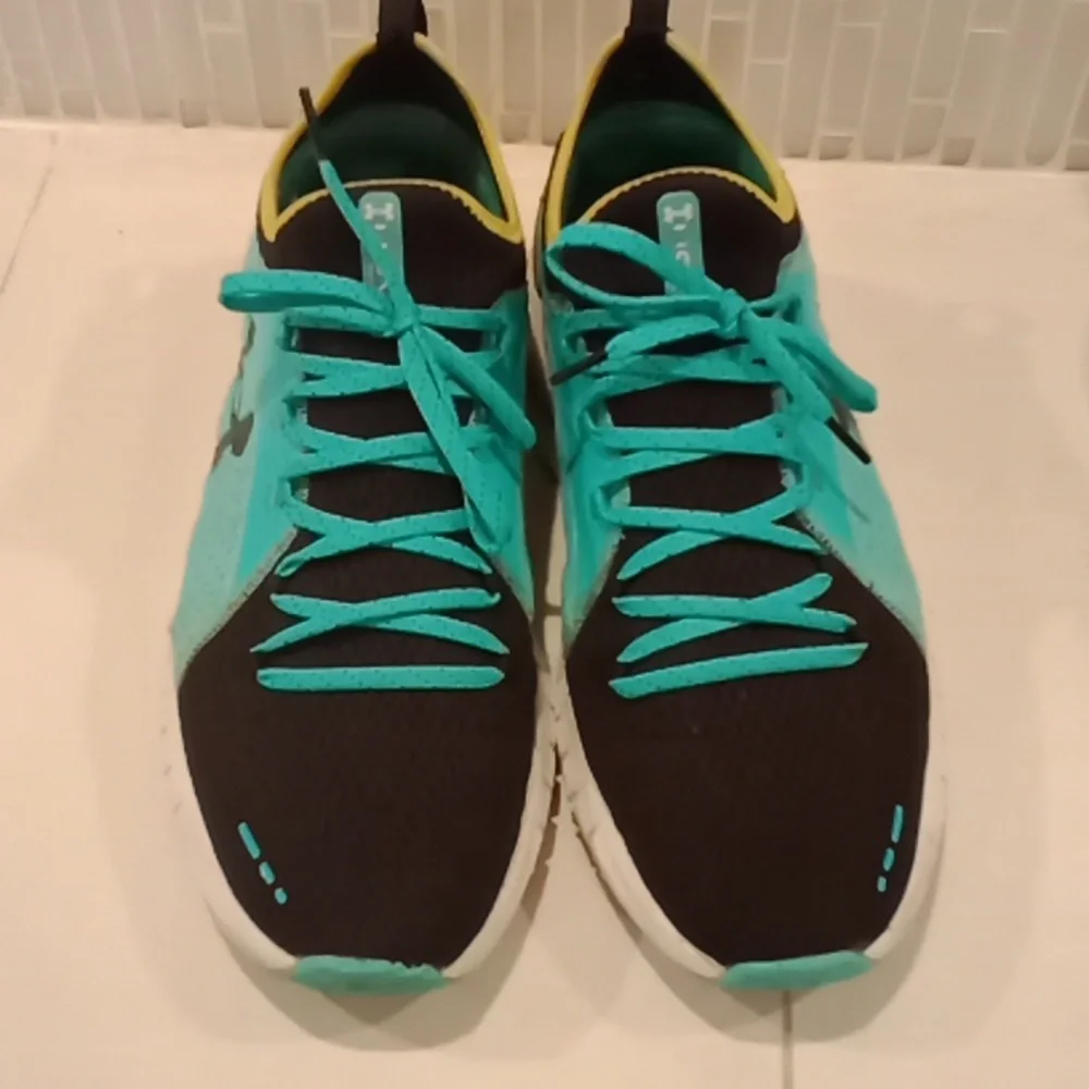 Shoes - Picture 3 of 4
